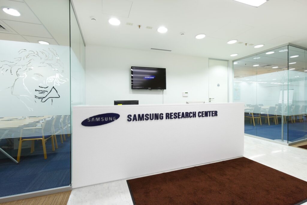 SAMSUNG